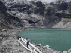 <b>輕便可儲(chǔ)存——西藏日喀則冰川冰湖無(wú)人船水下地形測(cè)量</b>